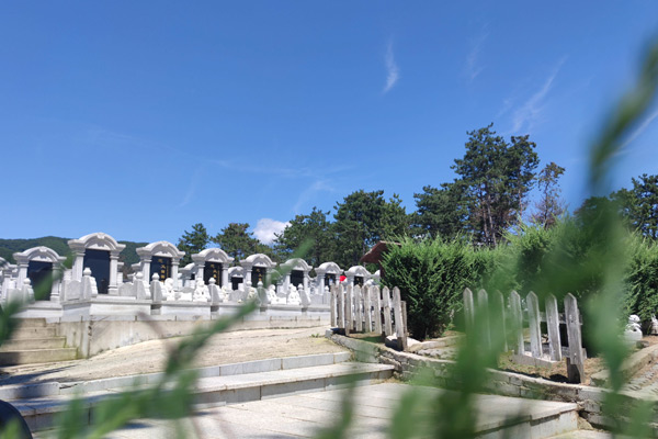 沈阳百贯山墓园有着丰富的生态资源和壮丽的自然风光
