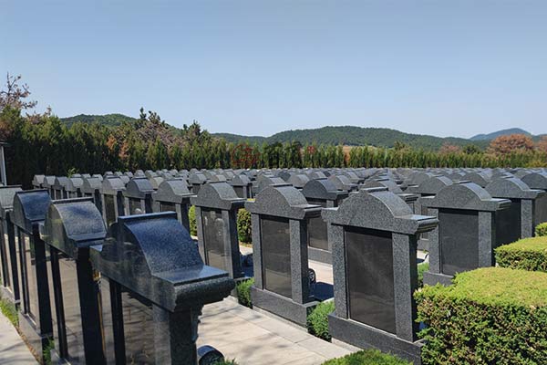 沈阳棋盘山墓园
